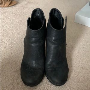Michael Shannon faux leather black booties 8.5
